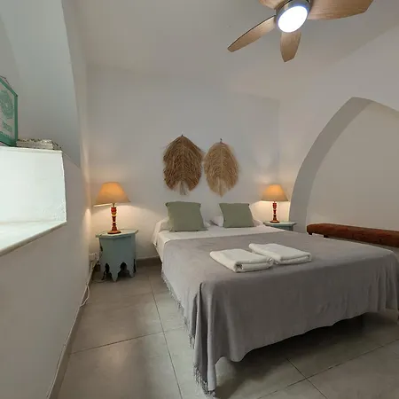 Livingtarifa Karma Apartment