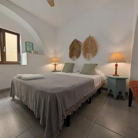 Livingtarifa Karma Apartment